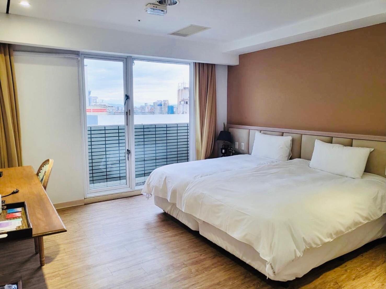 Taichung Enrichlife Hotel Extérieur photo