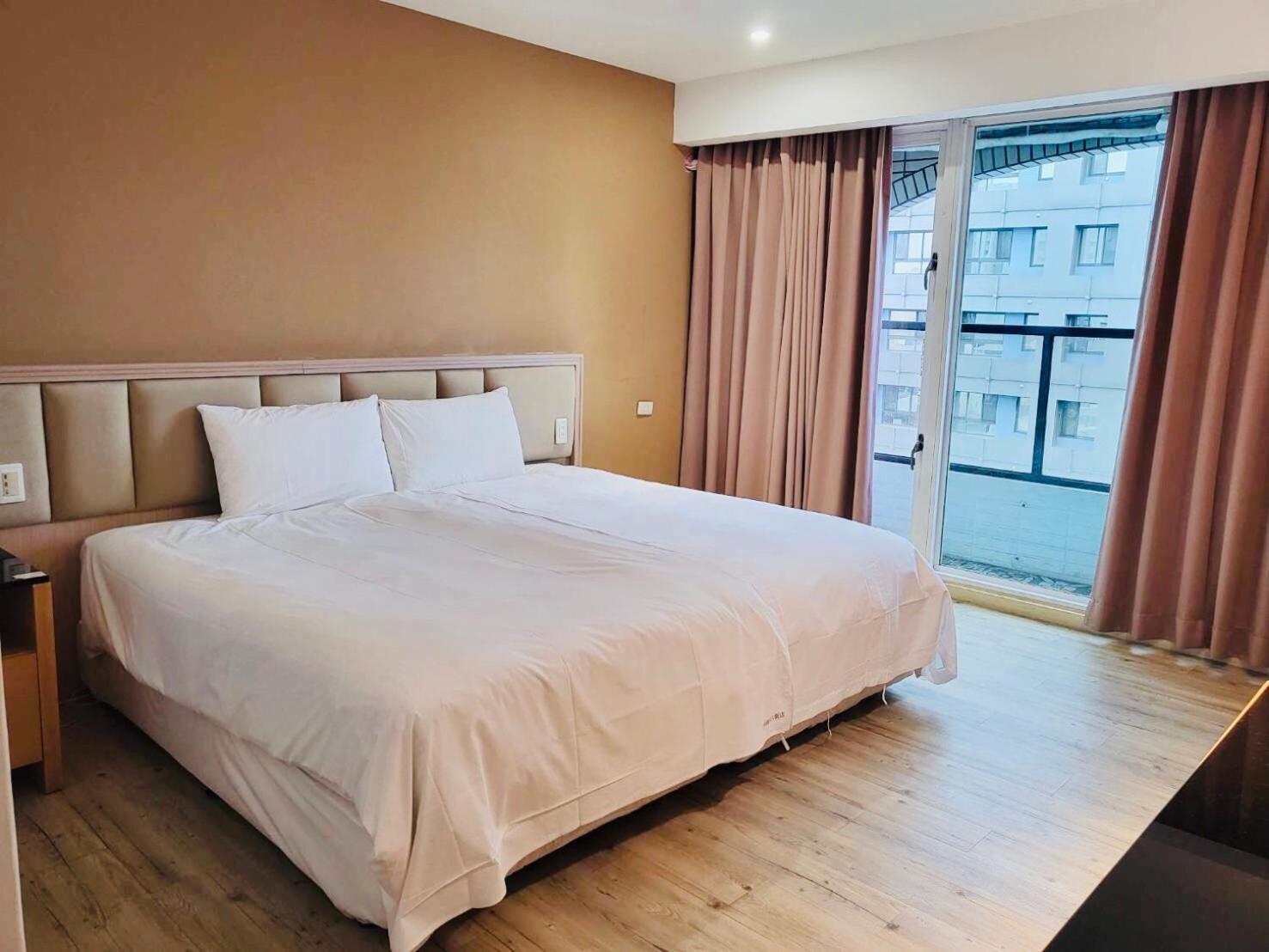 Taichung Enrichlife Hotel Extérieur photo